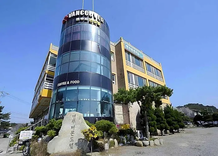 Arnoma Hotel